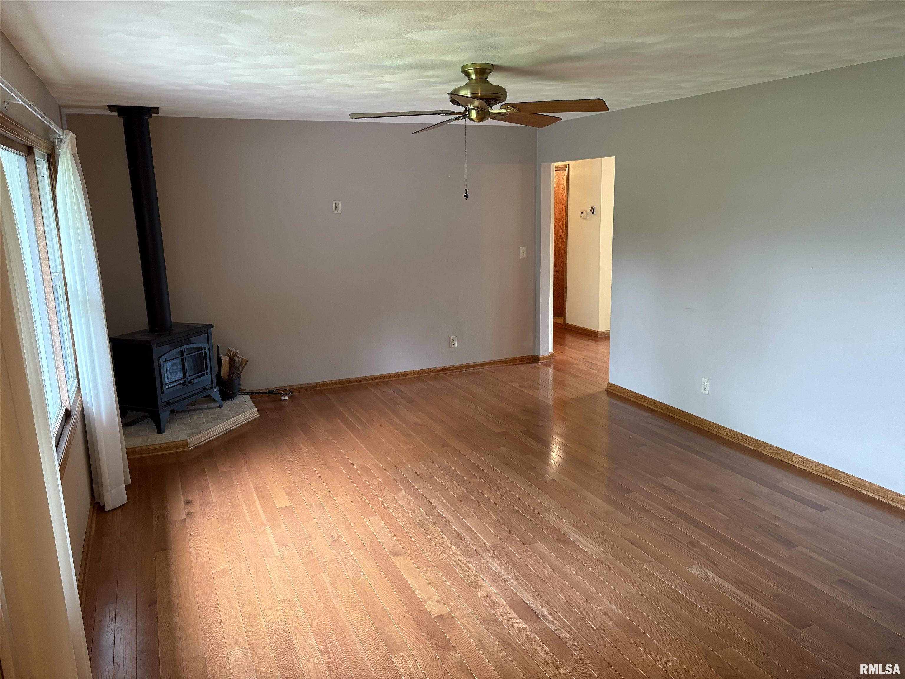Property Photo:  725 Pleasant Drive  IL 61448 