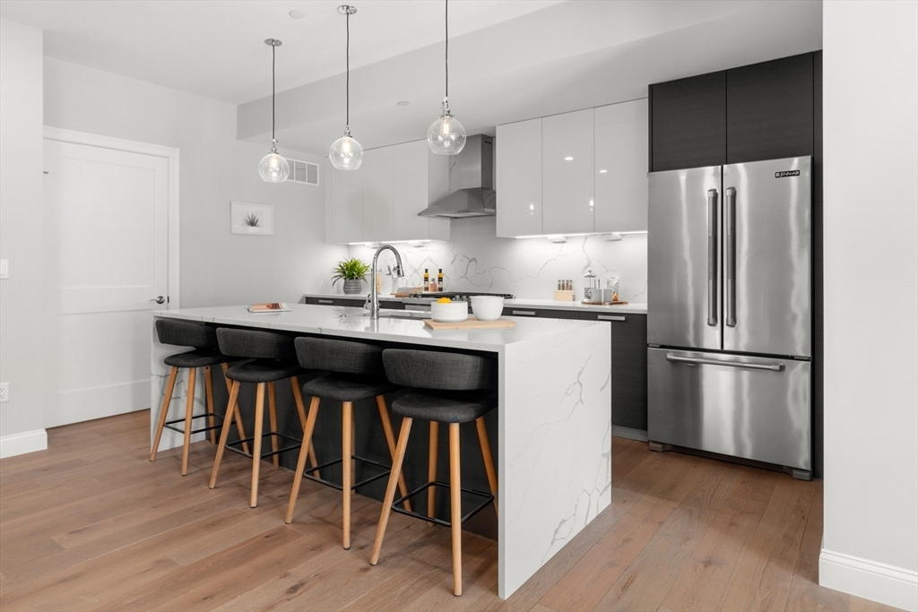 Property Photo:  54 Pleasant Street 4  MA 02125 