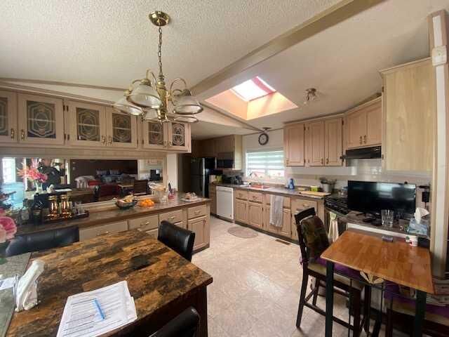 Property Photo:  30 Lake Stafford Crescent E  AB T1R 0P5