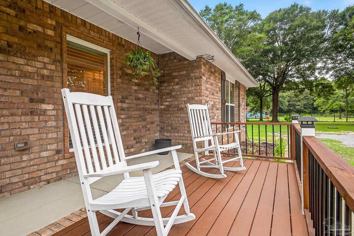 Property Photo:  4721 W Molino Rd  FL 32577 