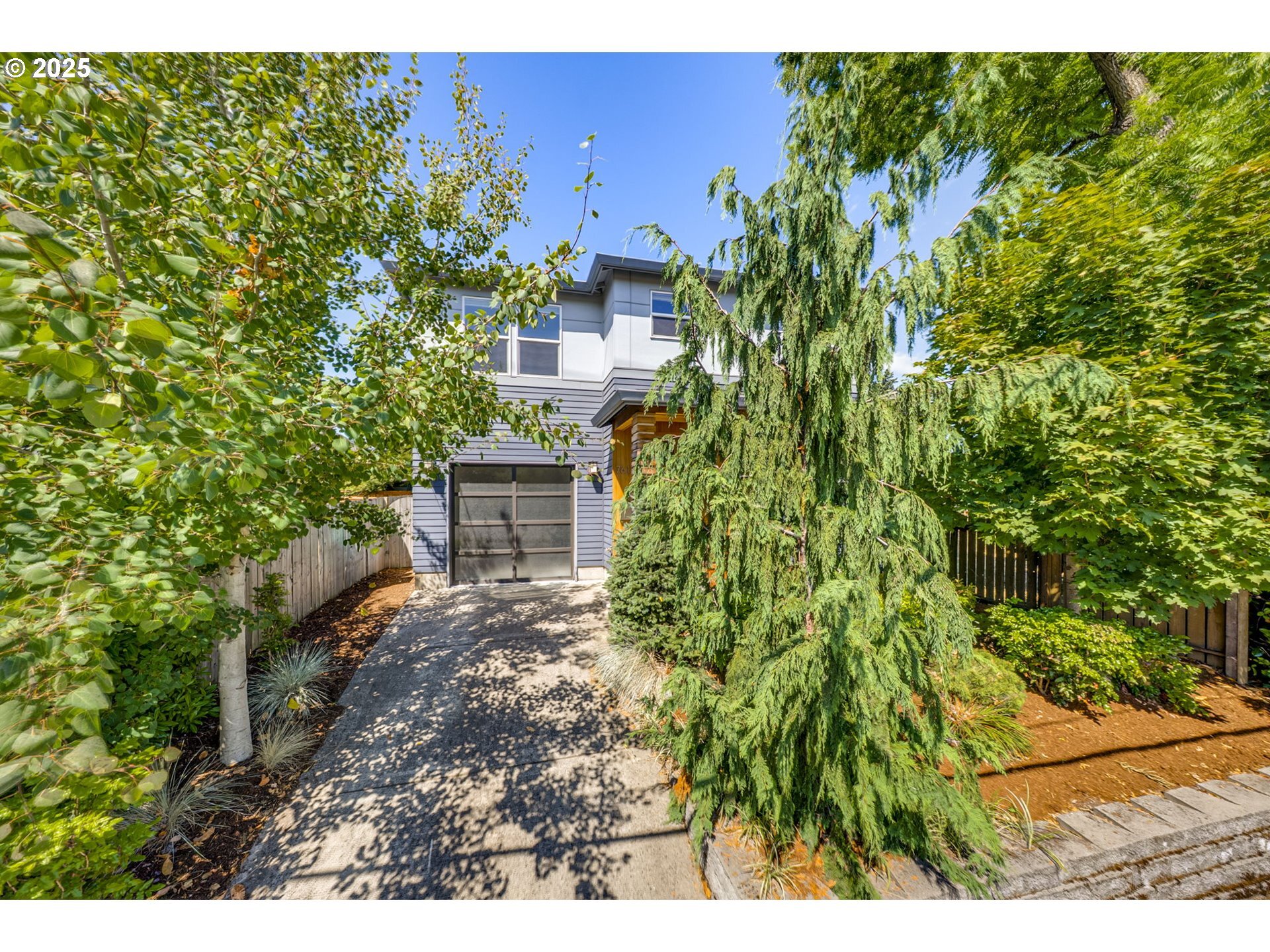 Property Photo: 7615 N Delaware Ave OR 97217