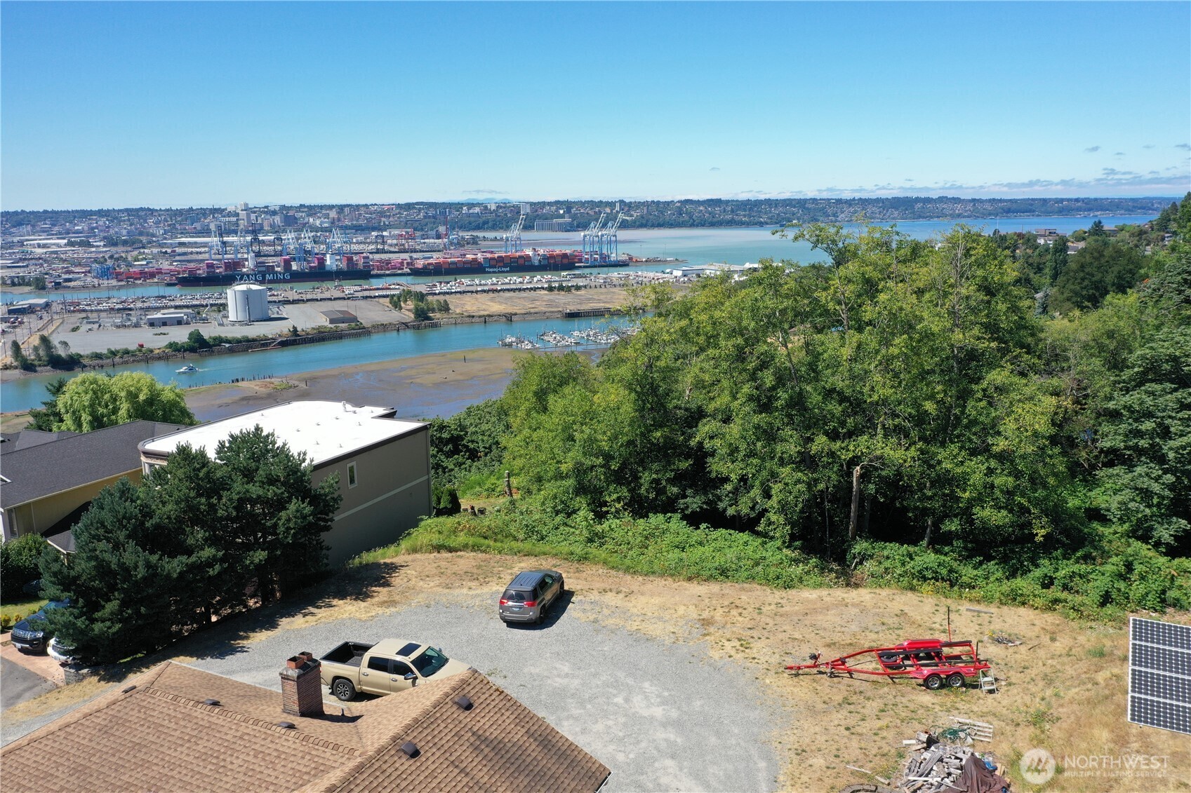 Property Photo:  2910  44th Avenue NE  WA 98422 