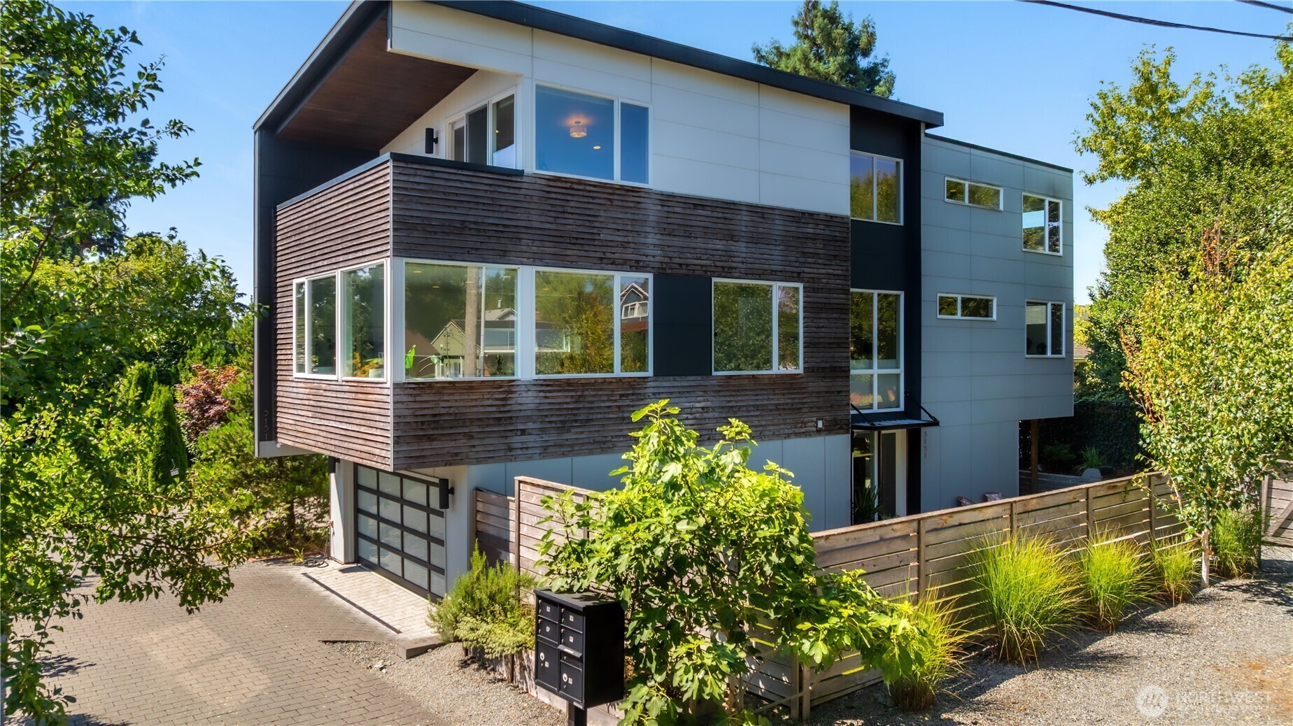 Property Photo: 5151 S Frontenac Street WA 98118