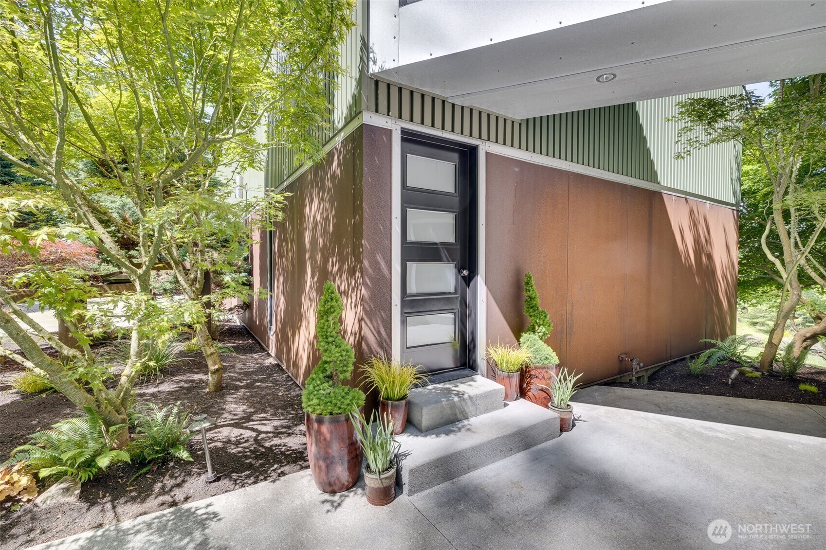 Property Photo: 298 Echo Ridge Way WA 98282