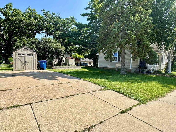 Property Photo: 704 Bismarck Avenue WI 54902-5803