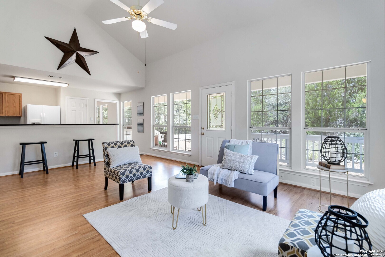 Property Photo:  385 Rolling View  TX 78133 