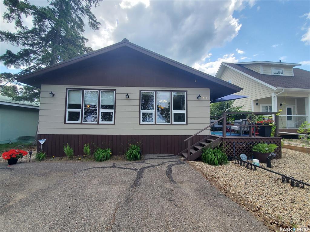 Photo de la propriété:  815 Lakeshore Avenue  SK S0A 1S0 