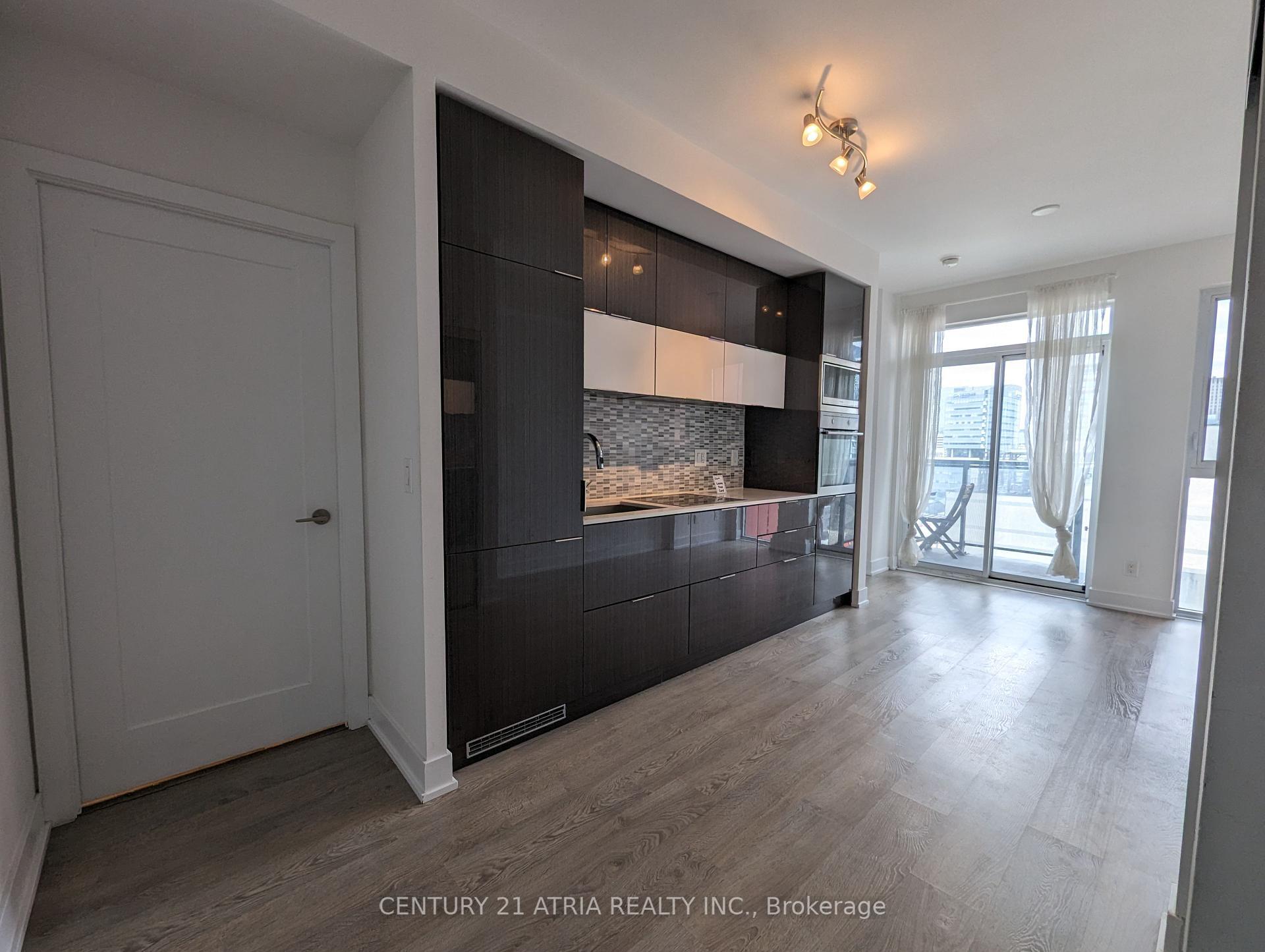 Property Photo: 318 Richmond Street W 1404 ON M5V 0B4
