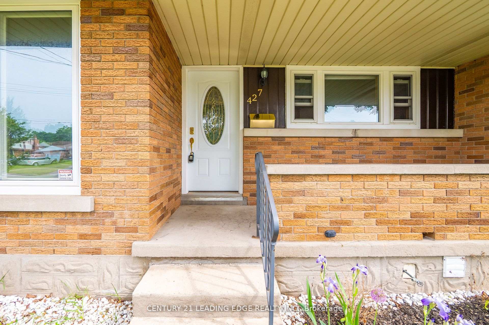 Photo de la propriété: 427 Krug Street ON N2B 1K9