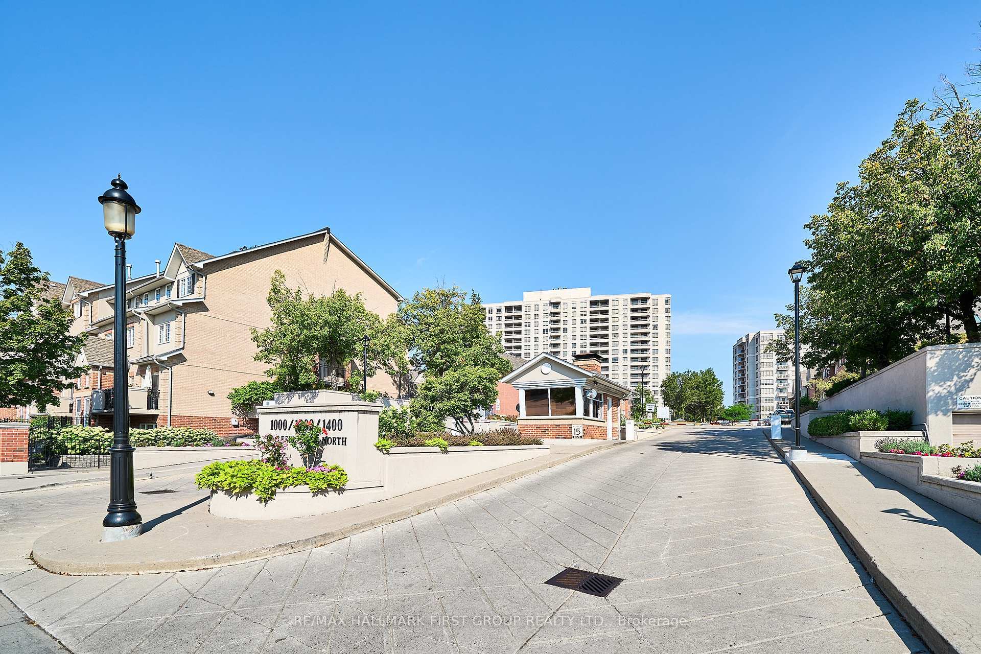 1000 The Esplanade Road N 1402  Pickering ON L1V 6V4 photo