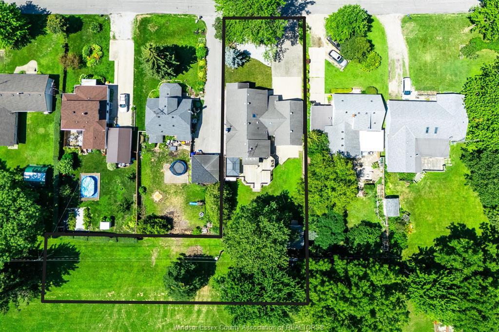 Property Photo: 77 Hodgins Street ON N8H 3N6