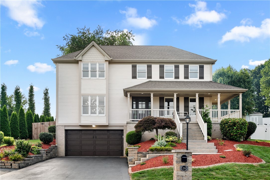 Property Photo: 124 Dolores Dr PA 15642