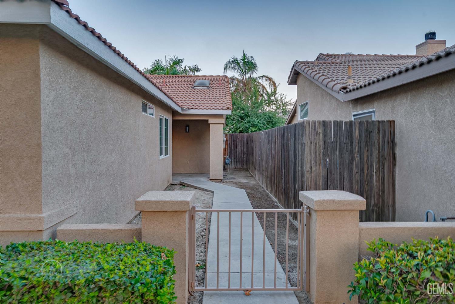 Property Photo: 5004 Mill Wheel Drive CA 93313