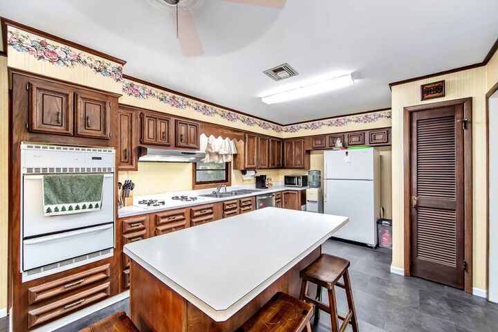 Property Photo: 506 Duval Avenue LA 70364