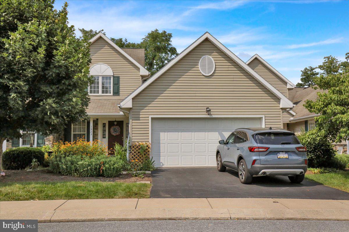 1523 Hickory Run Court  Elizabethtown PA 17022 photo