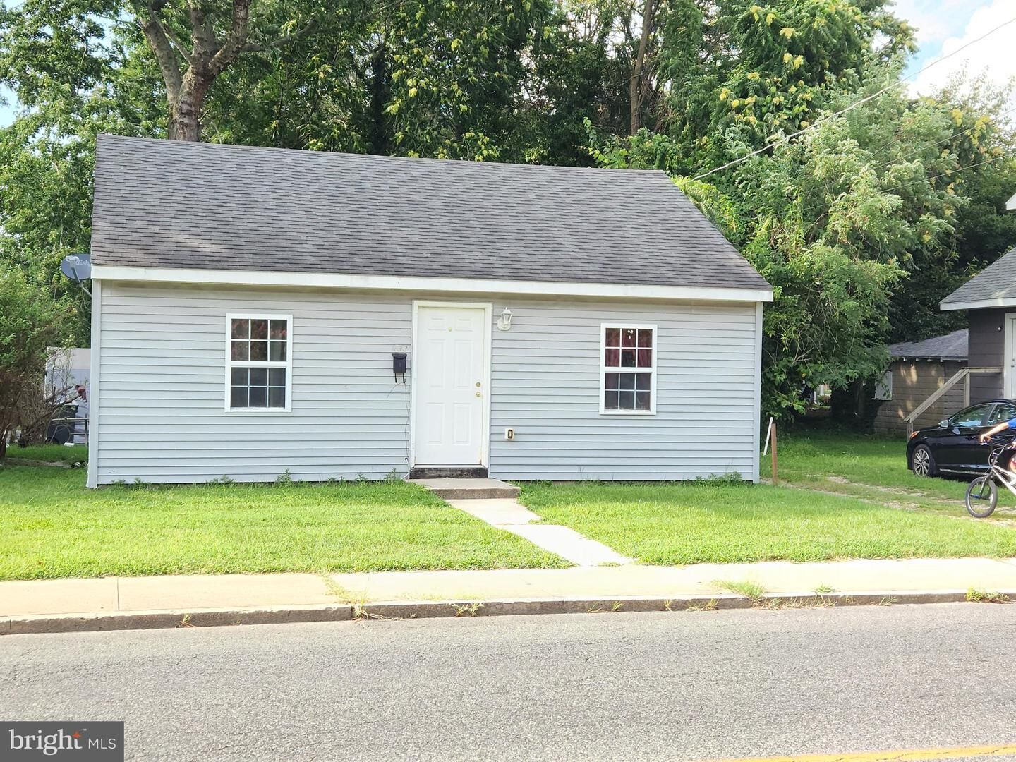 Property Photo: 833 E Church Street MD 21804
