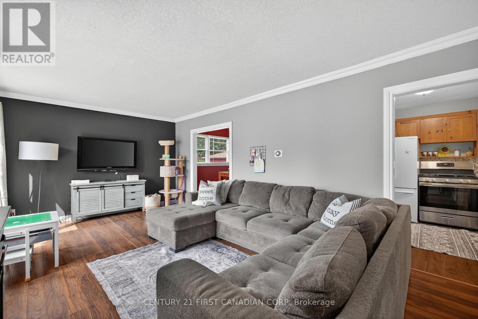 Property Photo: 204 Burnside Drive ON N5V 1B7