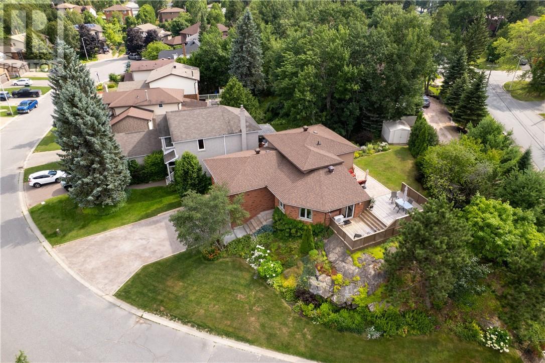 Property Photo: 3 Aspenwood Court ON P3E 5W1