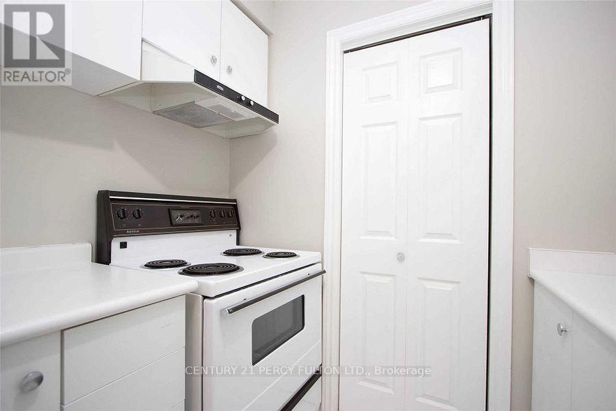 Property Photo: 193 Lake Driveway West 420 ON L1S 7H8