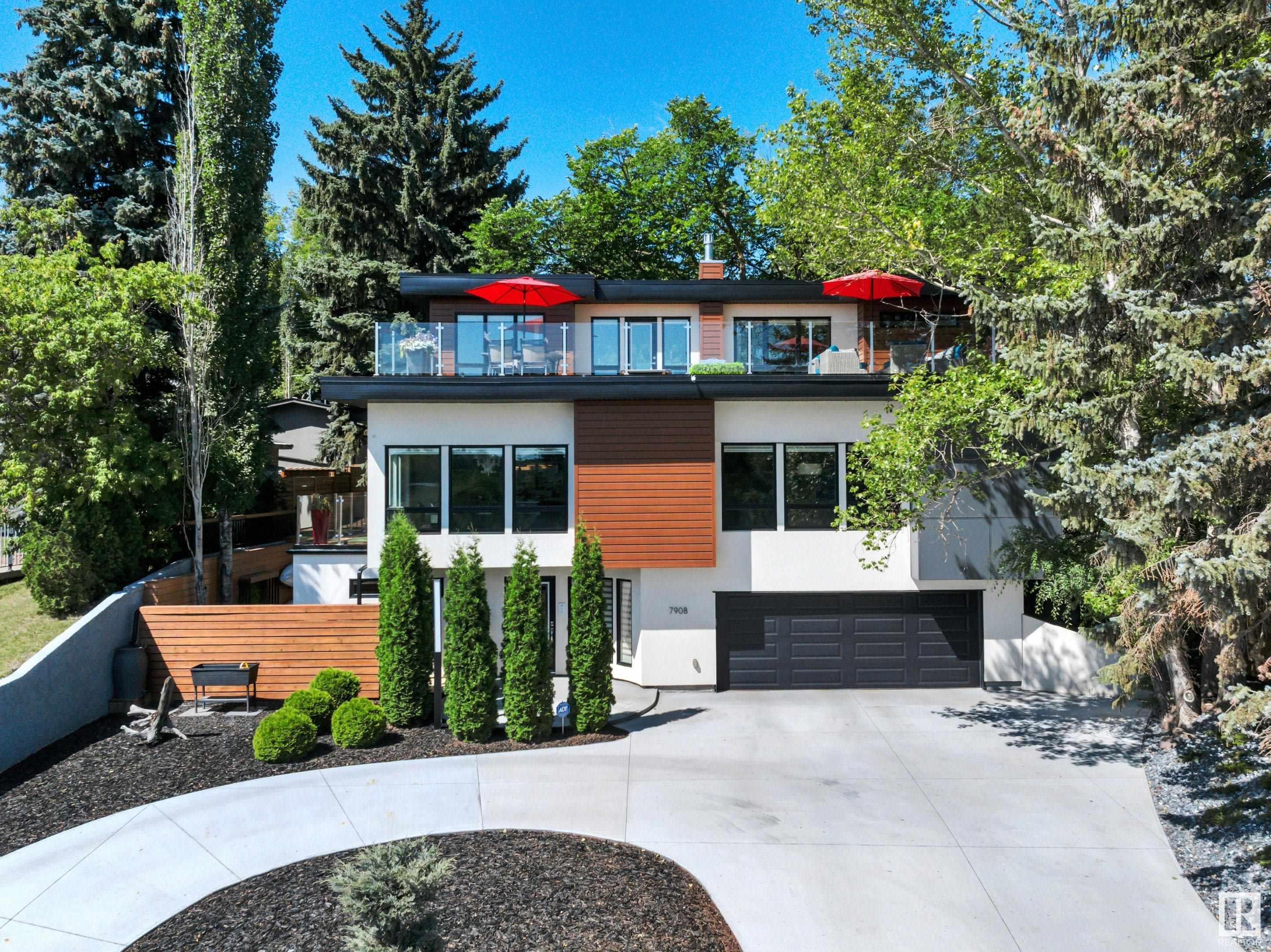 Property Photo:  7908 Buena Vista Road NW  AB T5R 5R4 