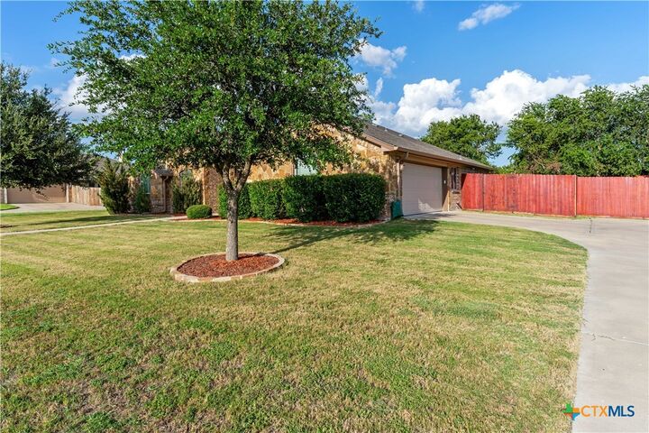 Property Photo:  11054 La Paloma Loop  TX 76571 