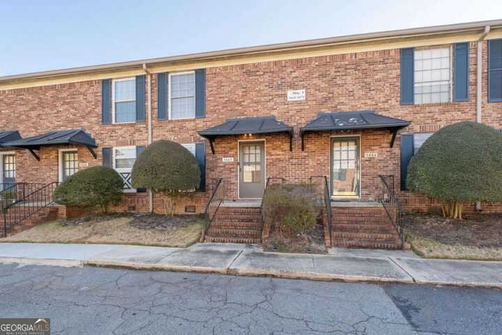 Property Photo: 5667 Kingsport Drive GA 30342