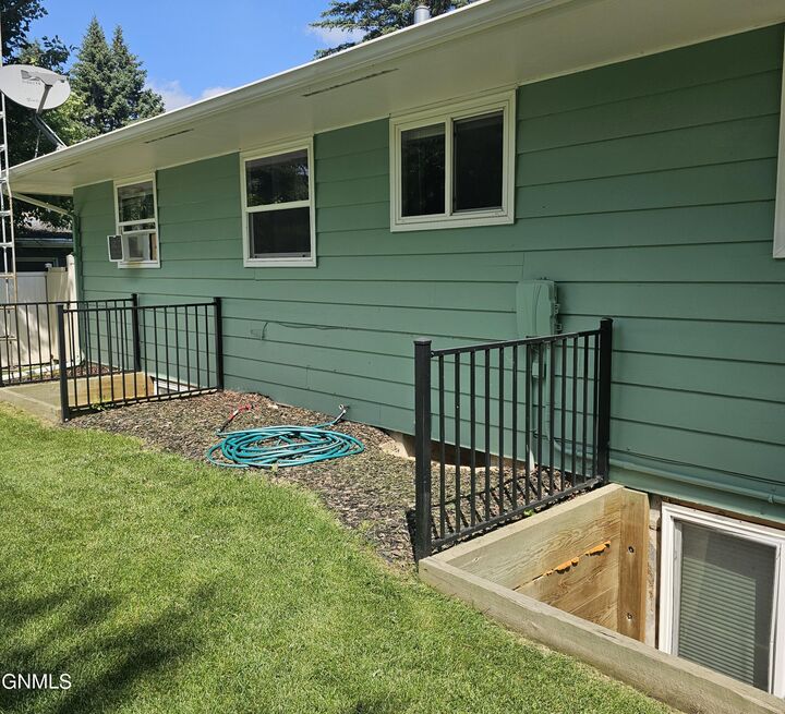 Property Photo: 205 15th Avenue NE ND 58401