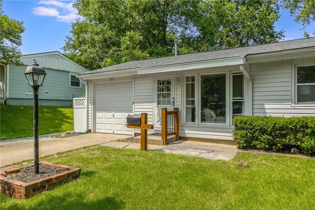 Property Photo:  804 NE 61st Street  MO 64118 