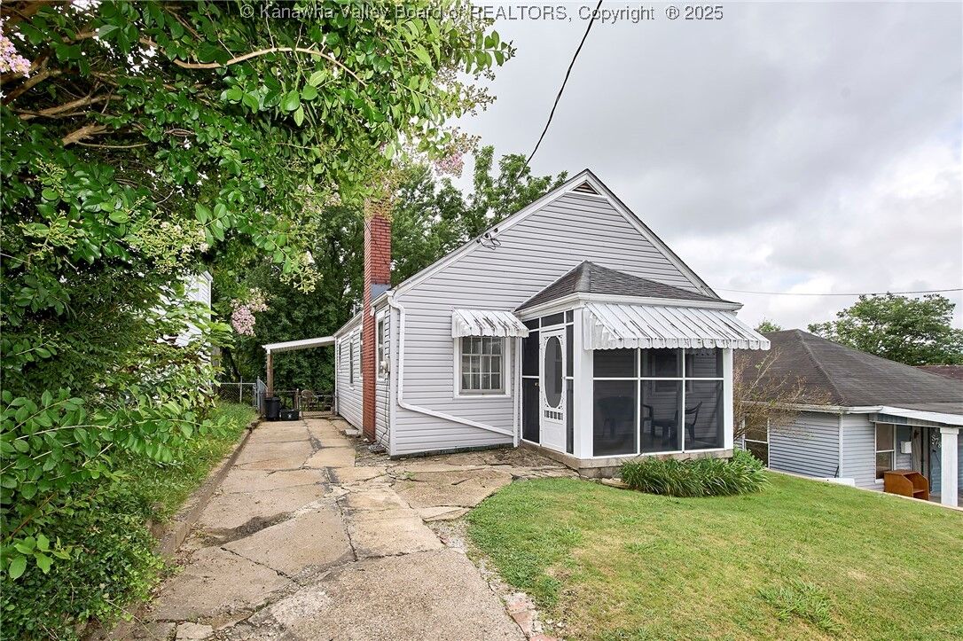 Property Photo:  880 Anaconda Avenue  WV 25302 