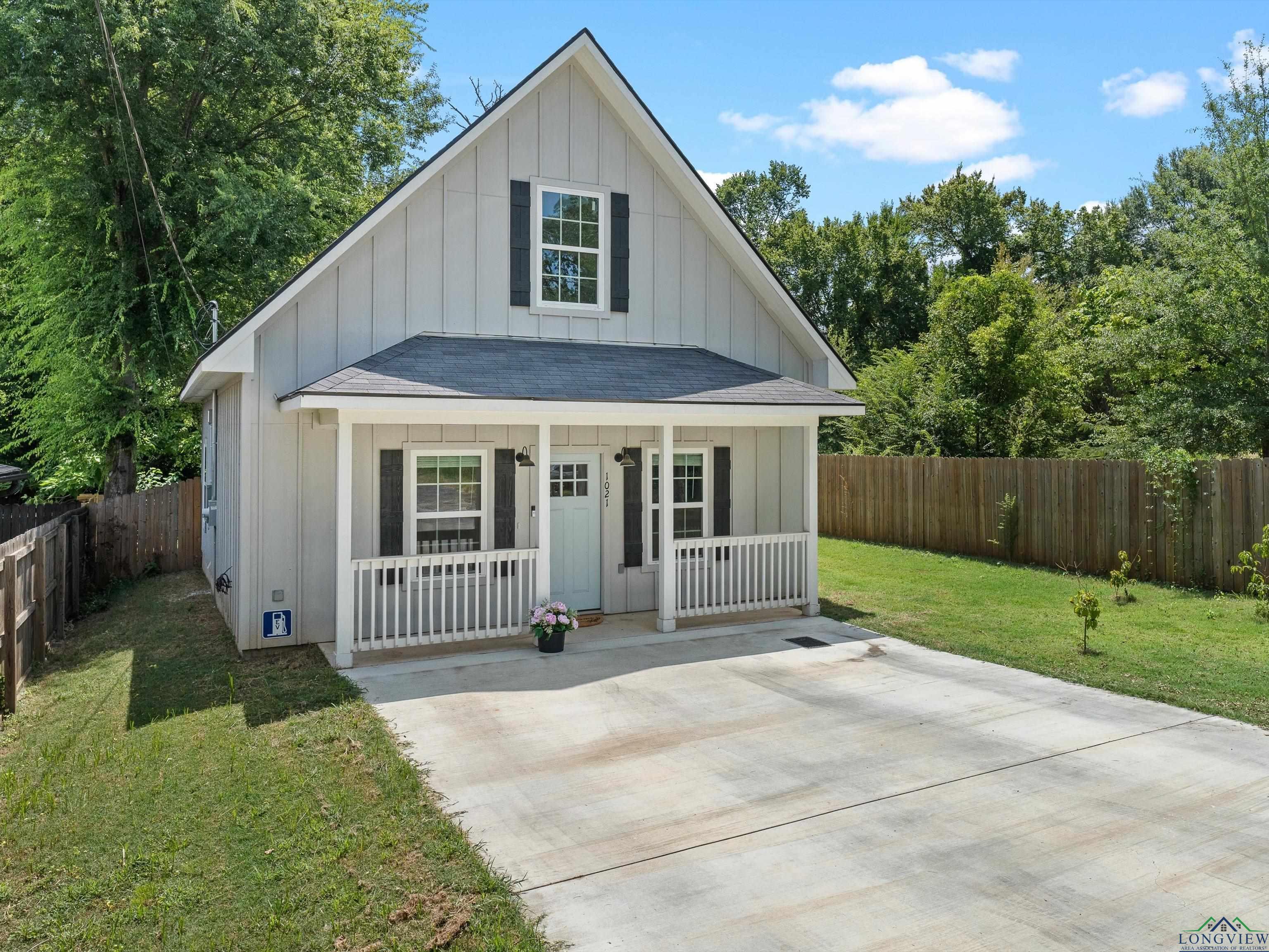 Property Photo:  1021 Shirley Dr  TX 75604 