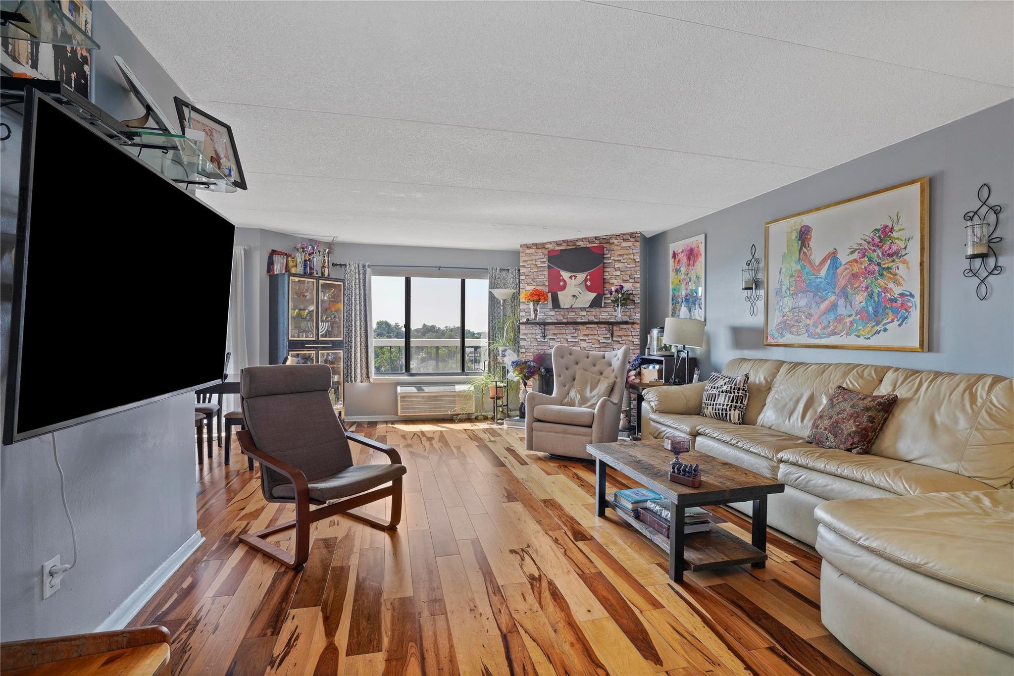 Property Photo:  400 High Point Drive Ph12  NY 10530 