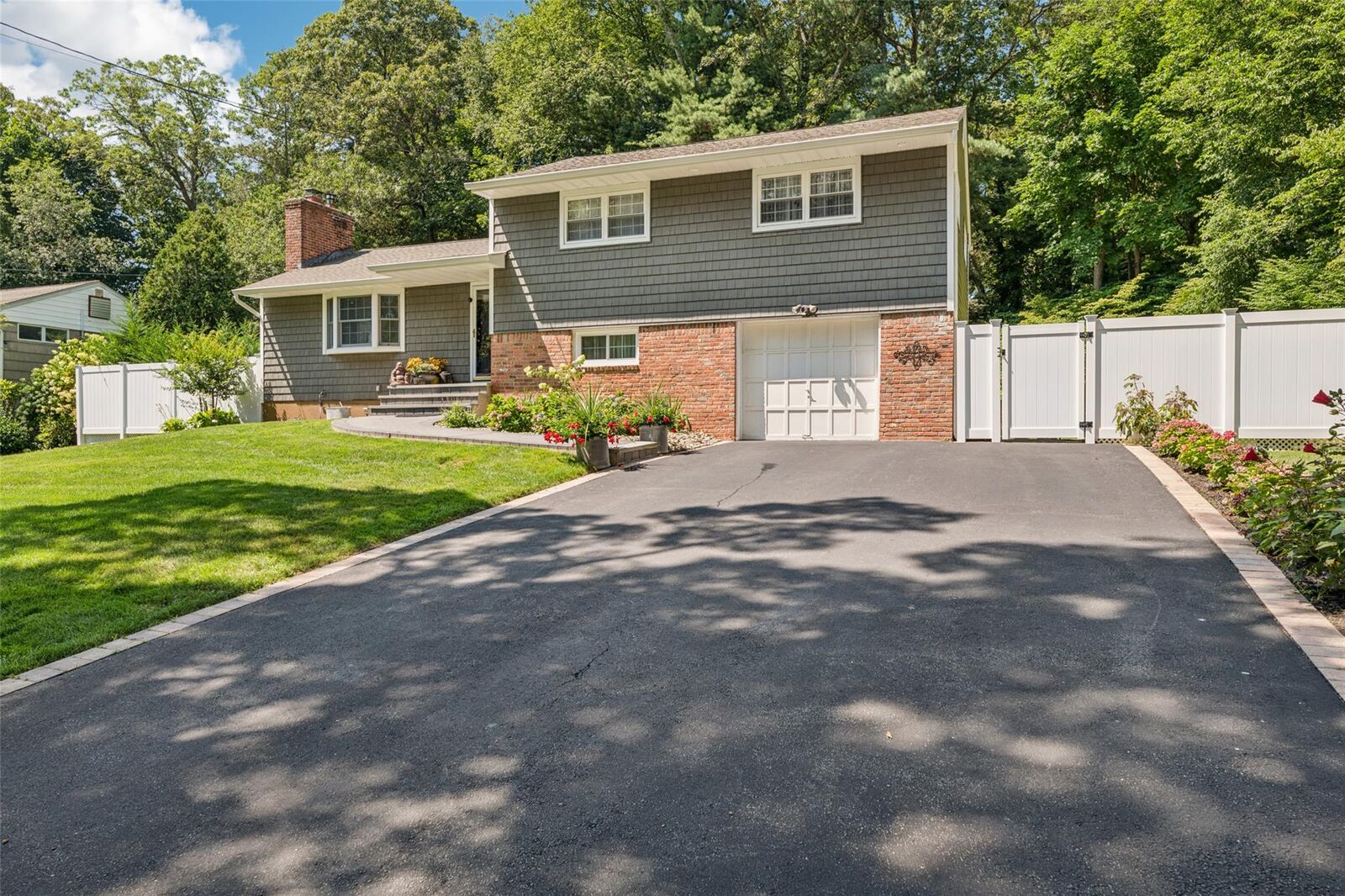 Property Photo:  42 Wyoming Drive  NY 11746 