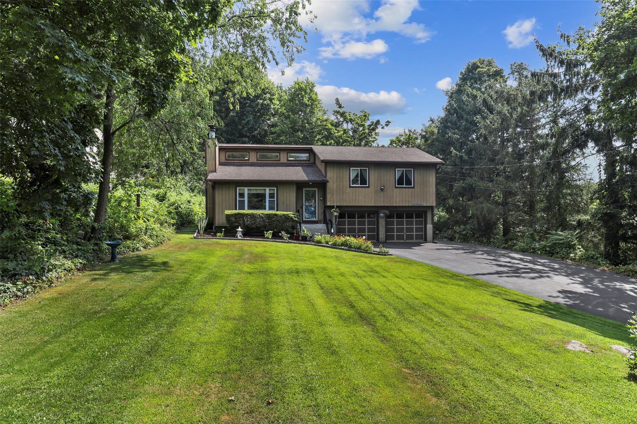 Property Photo:  287 Union Valley Road  NY 10541 