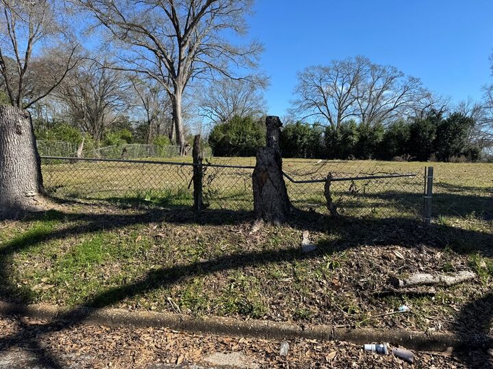 Property Photo: 613 3rd Street TX 75961