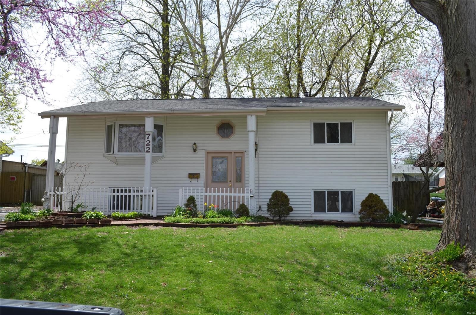 Property Photo:  722 Undercliff Drive  MO 63042 