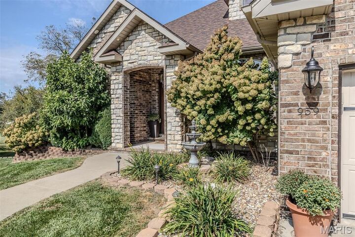 Property Photo:  959 Cobblestone Ct  MO 65536