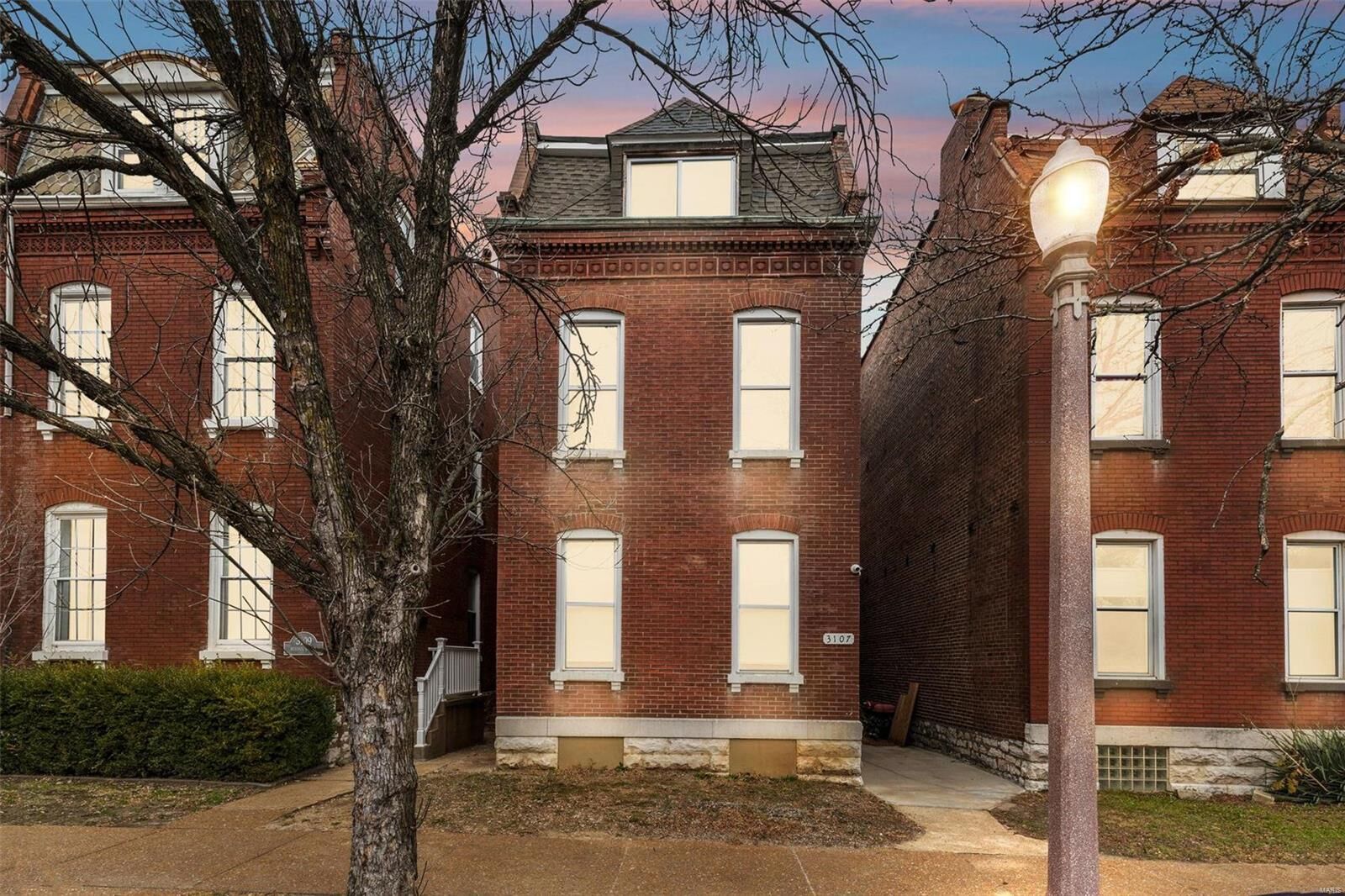 Property Photo: 3107 Meramec Street MO 63118