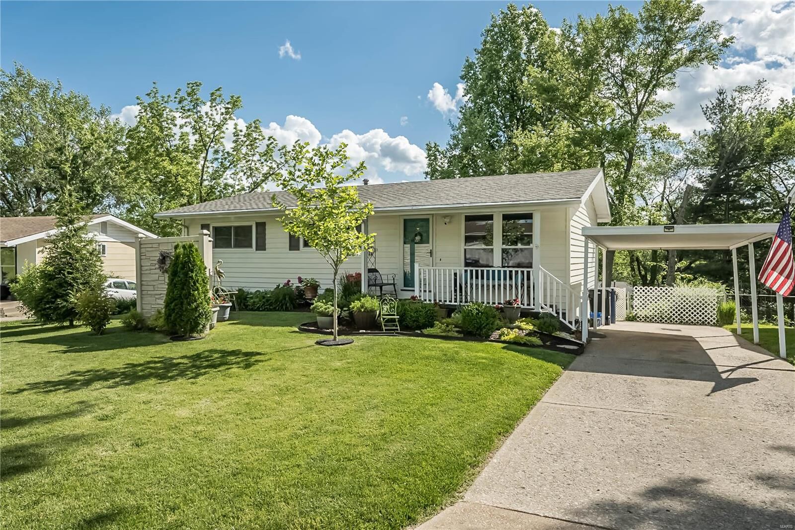 Property Photo: 410 Aqua Ridge Drive MO 63129