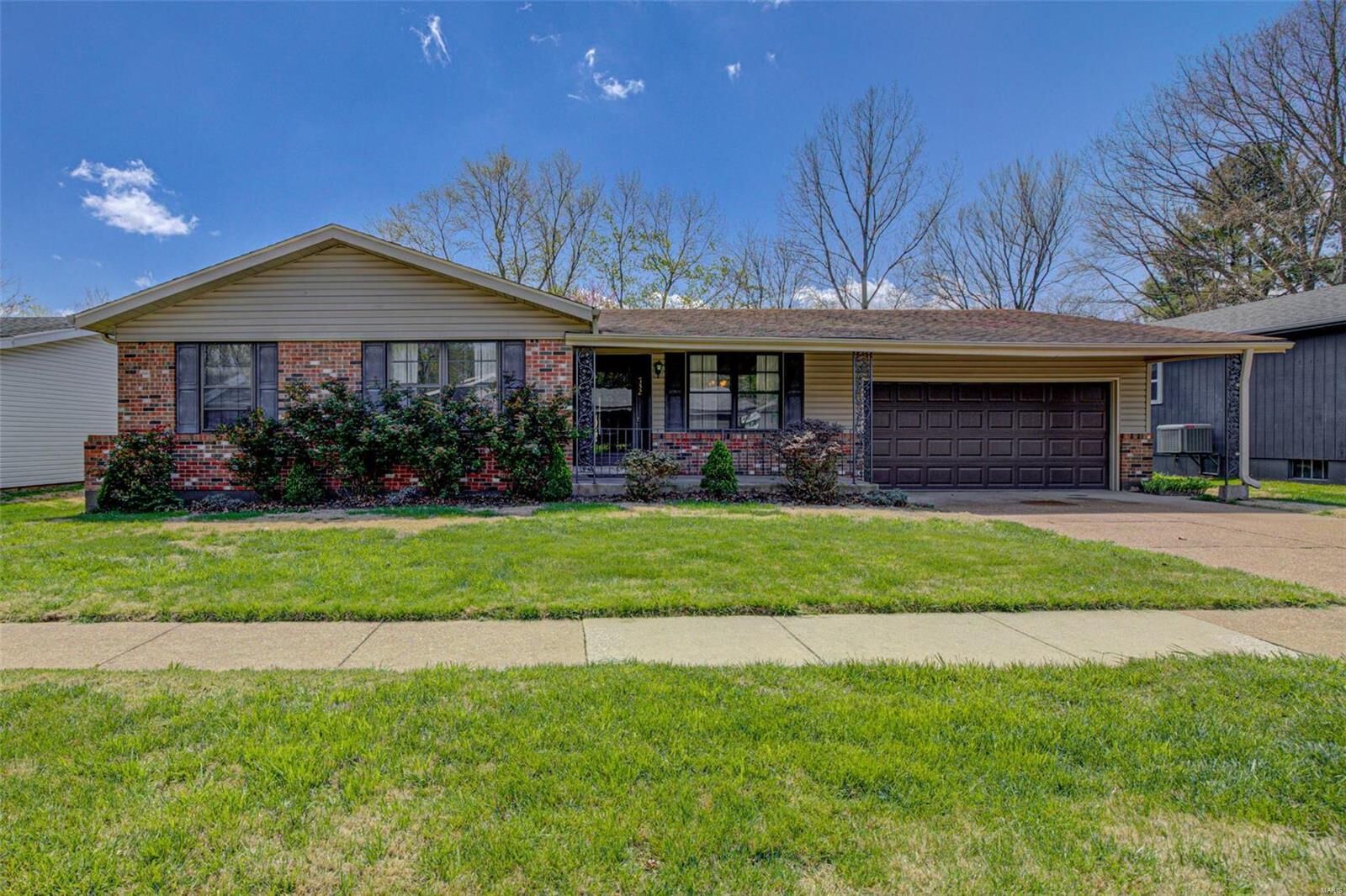 Property Photo: 732 Shallowcreek Vw MO 63021