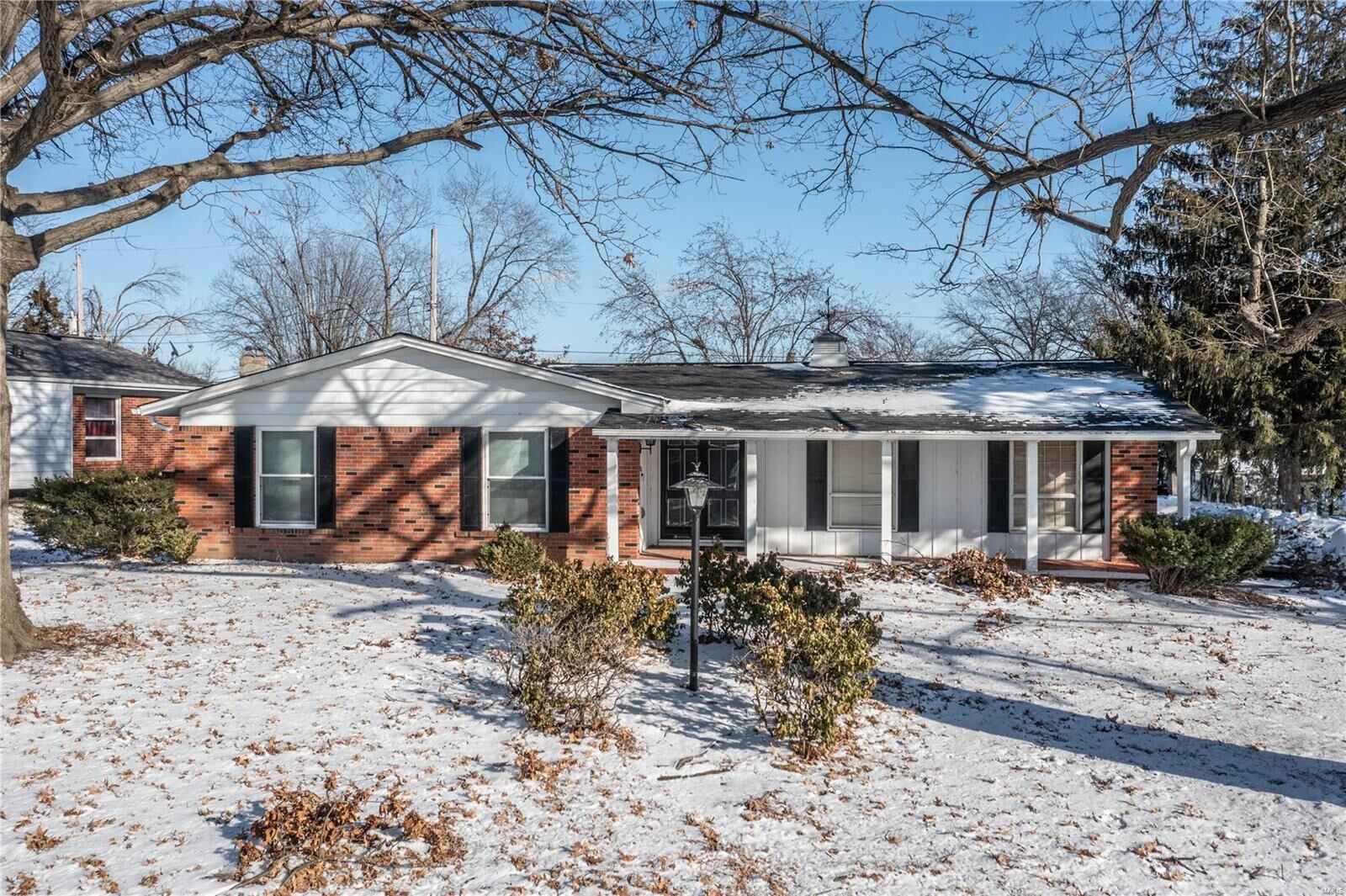 Property Photo: 11900 Lakecrest Lane MO 63138