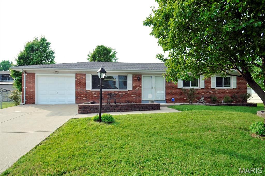 Property Photo: 5243 Cornwall Estates Drive MO 63129