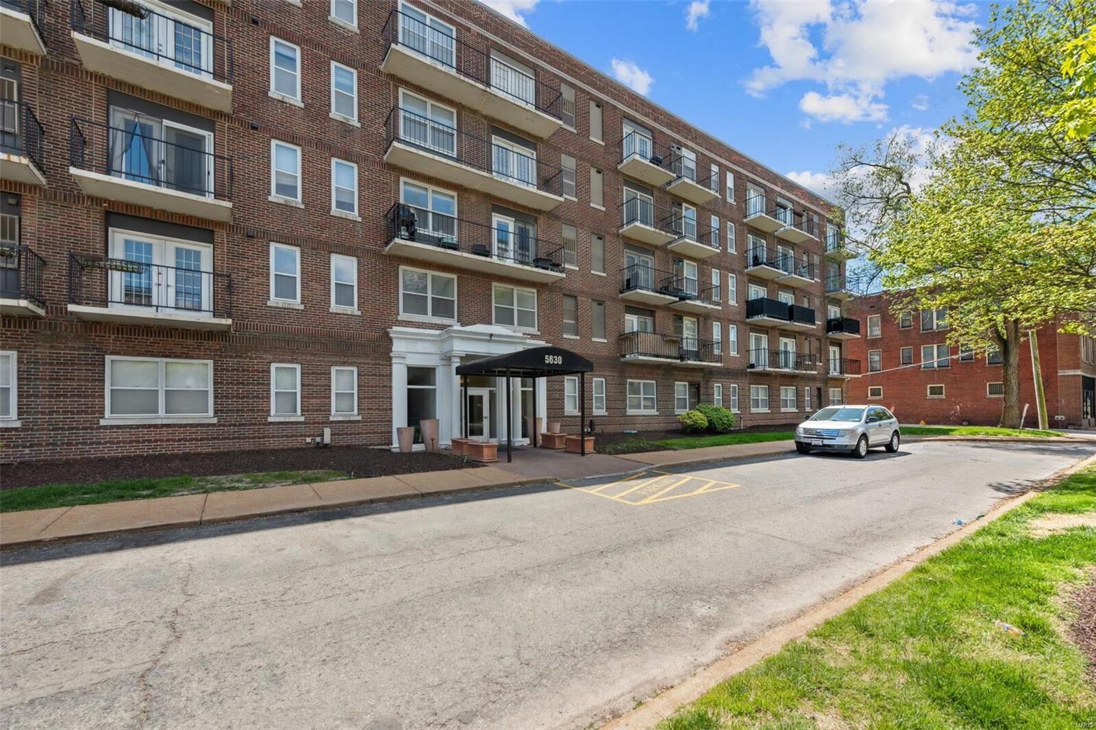 Property Photo: 5630 Pershing Avenue 51 MO 63112