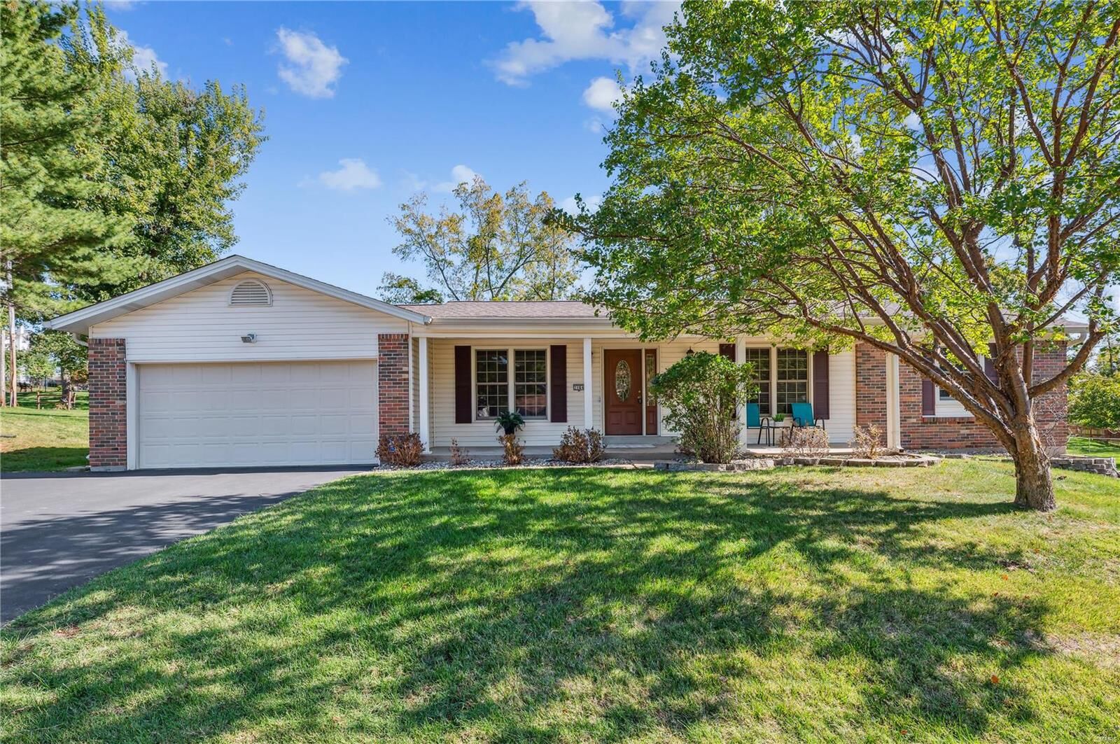 Property Photo: 2164 Sencove Lane MO 63146