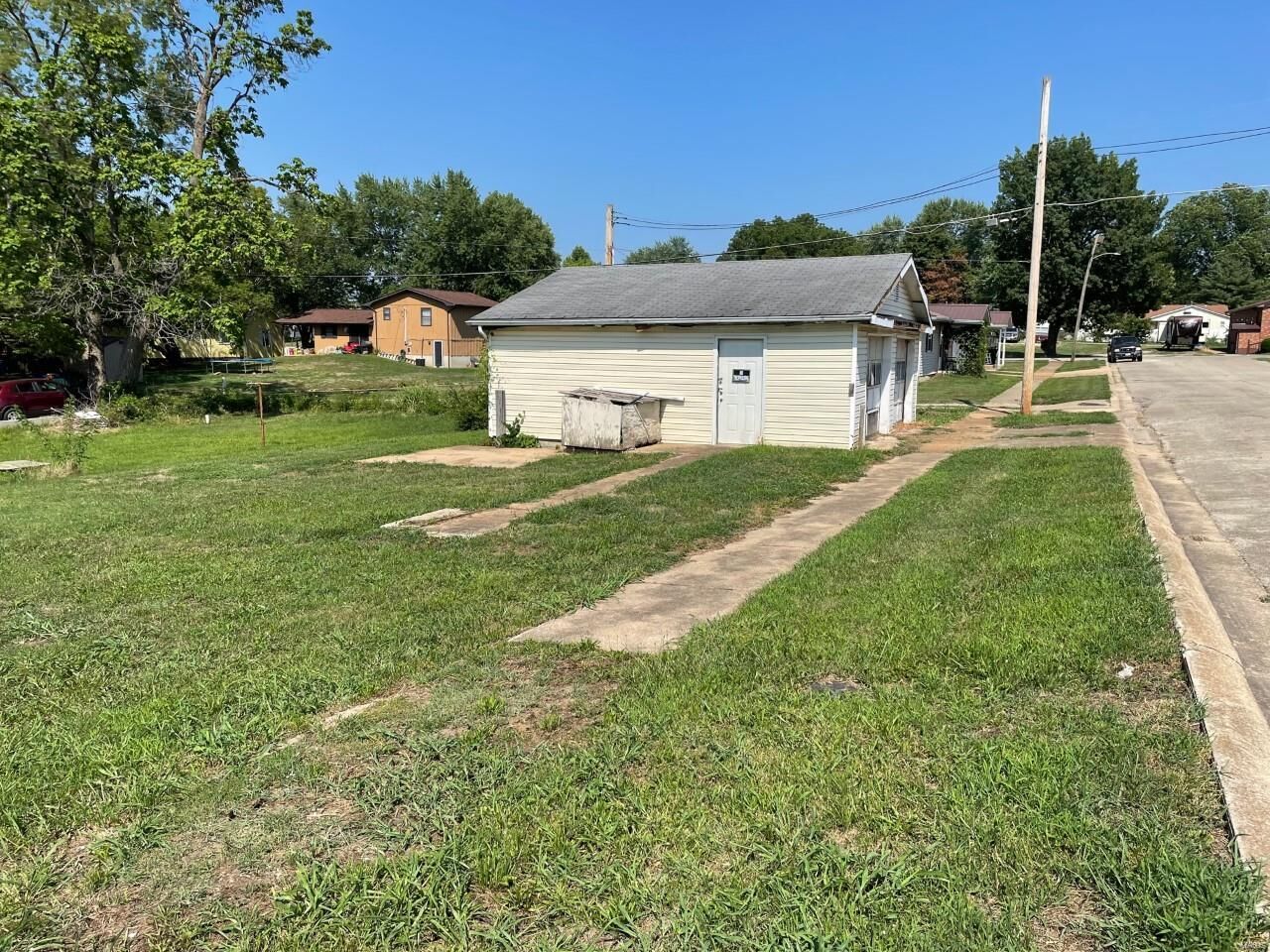Property Photo: 500 N Desloge MO 63601