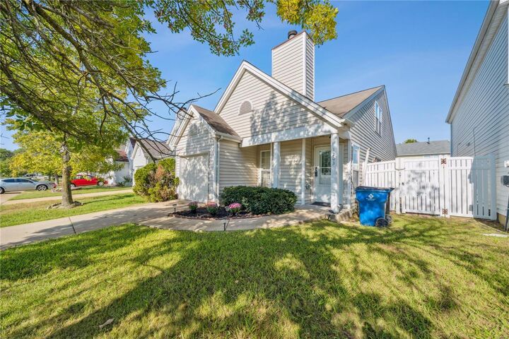 1203 Garden Village Drive  Florissant MO 63031 photo