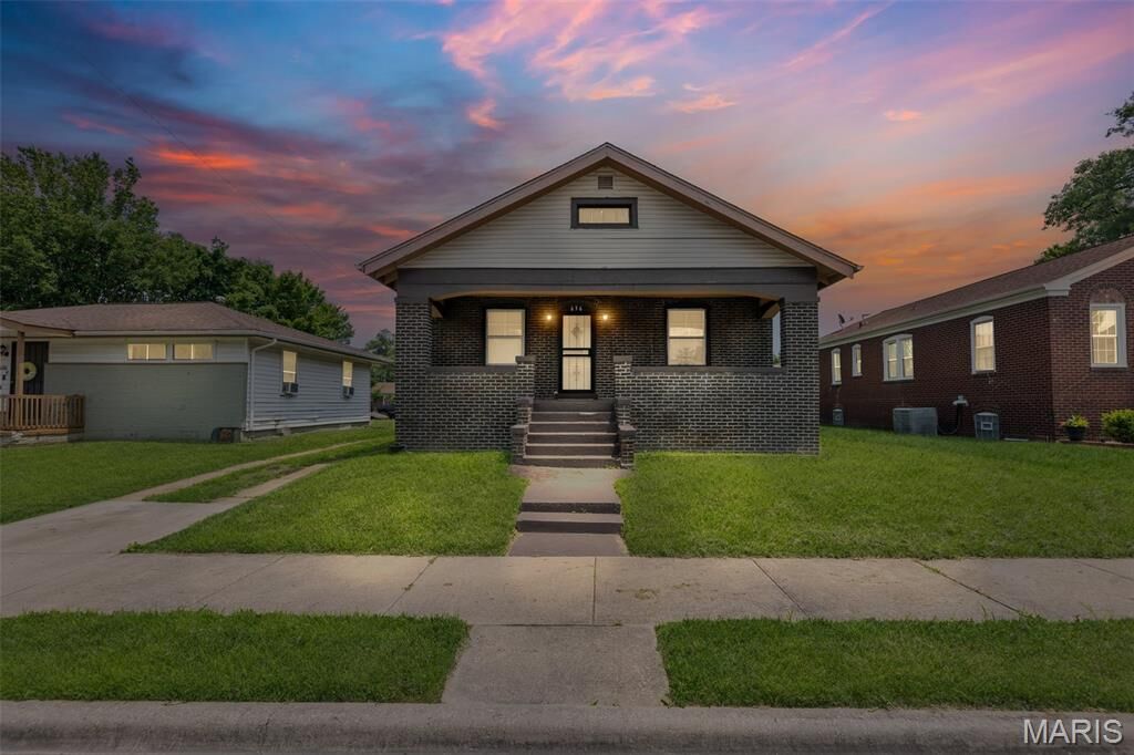 Property Photo:  636 Post Place  IL 62205 