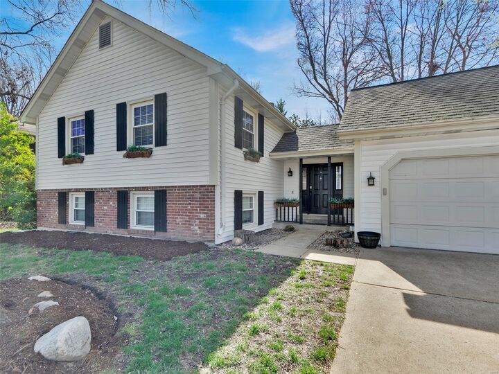 14978 Country Ridge Drive  Chesterfield MO 63017 photo