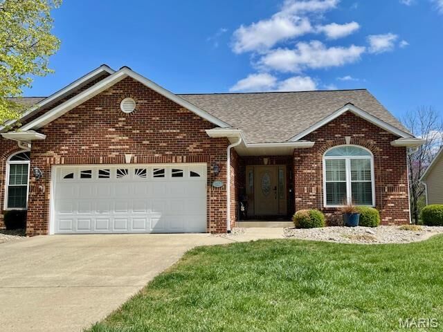 Property Photo:  112 Summit Ridge  IL 62062 