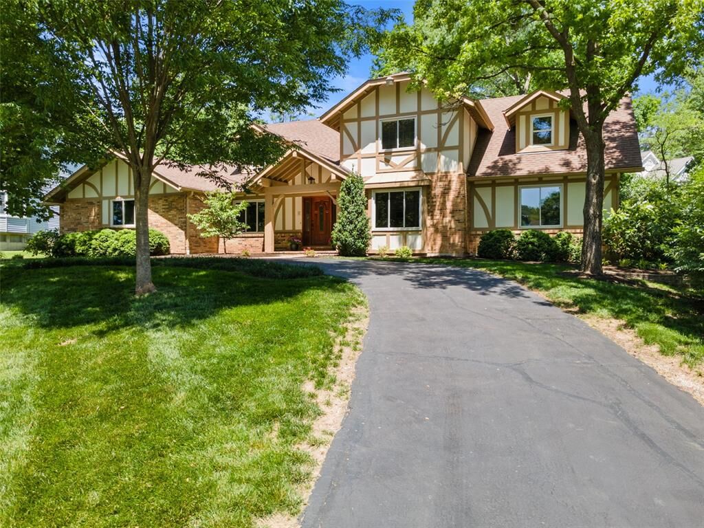 Property Photo: 1807 Brookcreek Lane MO 63122