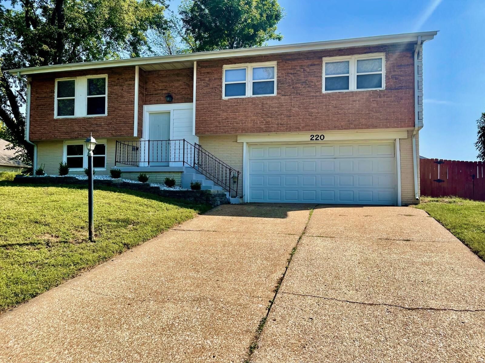Property Photo: 220 Breckenridge Drive IL 62221